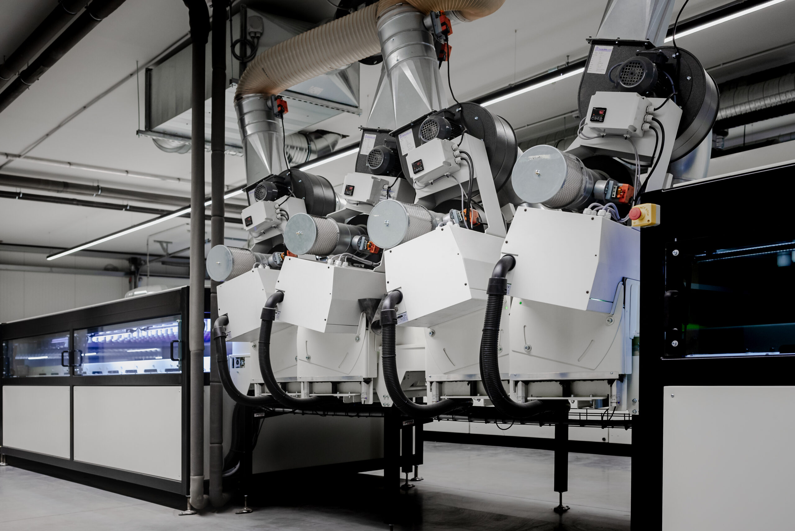 UV Anlage Härtung Lack Industrielackierung Lackomat Möbel